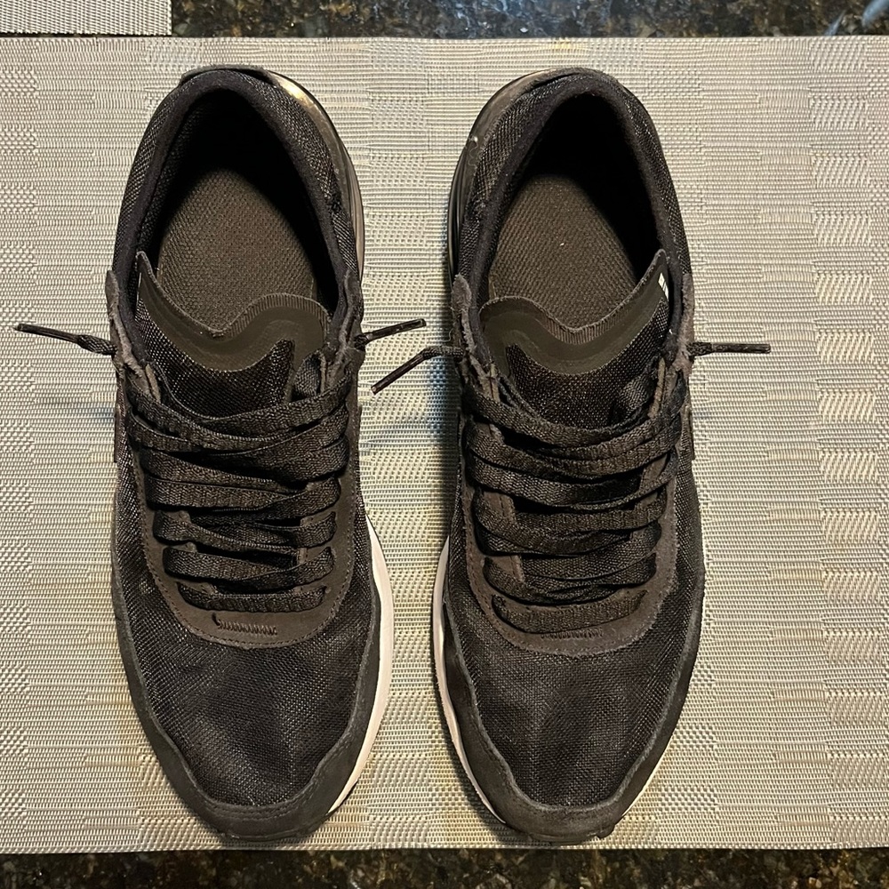 Black Nike Waffle One youth size 7.